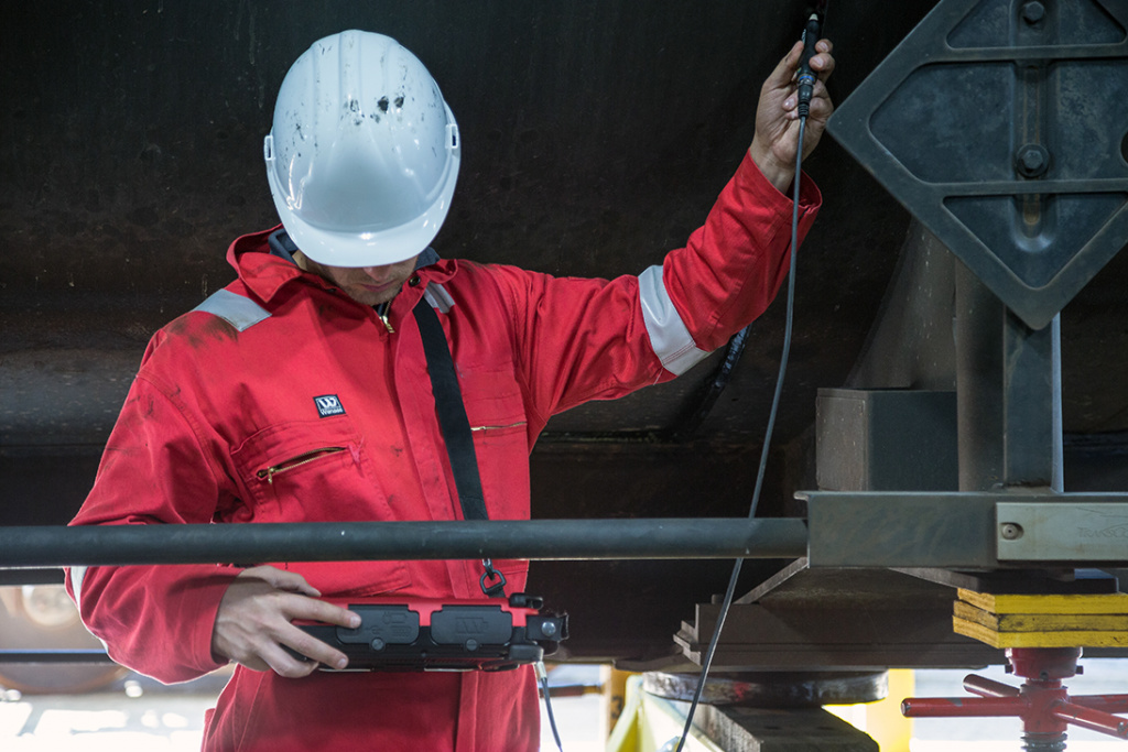 TSC-Amigo-2-ACFM-Instrument-for-Rail-Tank-Car-Weld-Inspection-2-1.jpeg
