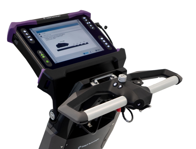 FMX-Precise-Steering-with-Ergonomic-Control-2.png