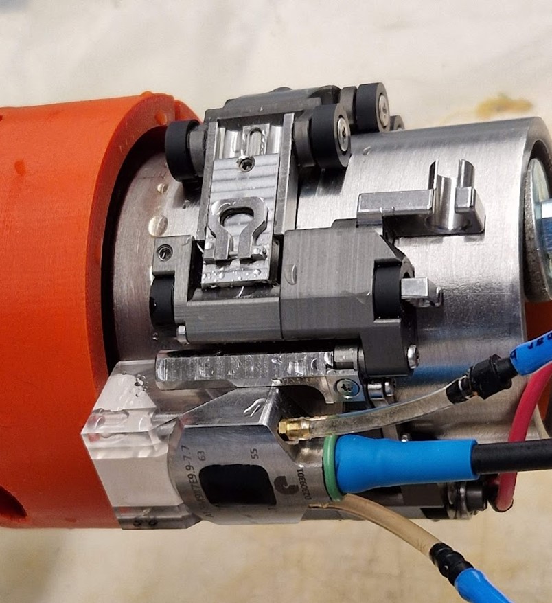 FIGURE 8 - M15 MATRIX ARRAY PROBE WITH CIRC-IT SCANNER.jpg