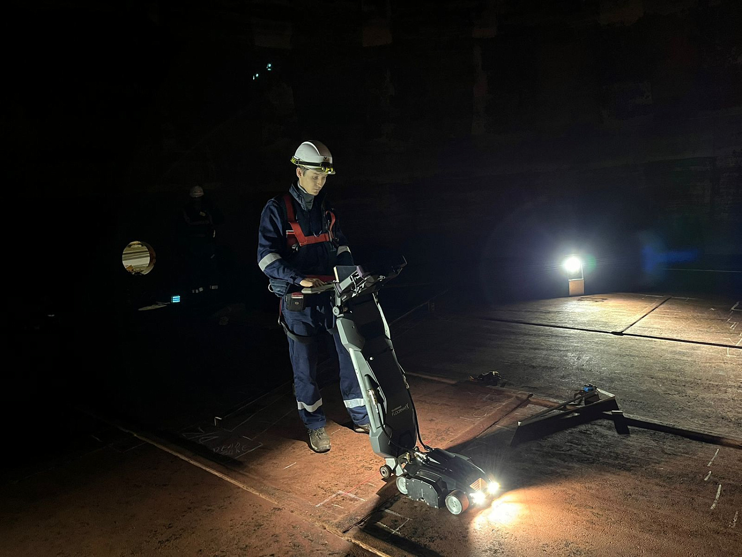 Магнитный сканер MFL днищ резервуаров Floormap®X